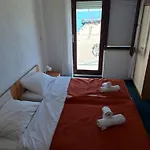 ゲストハウス Retro By The Sea