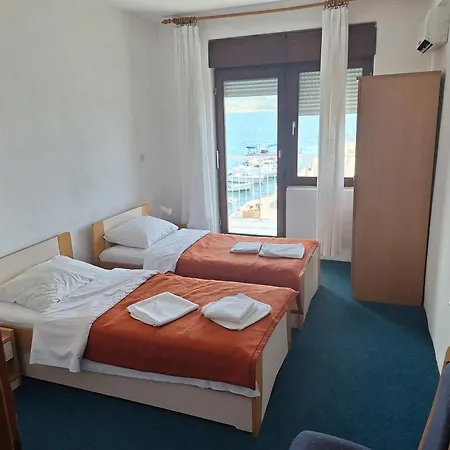 Retro By The Sea Guest house *