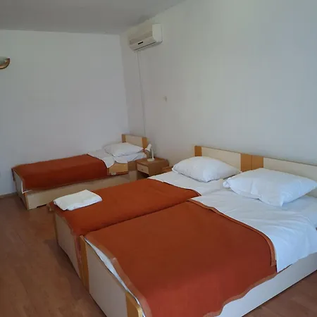 Guest house Retro By The Sea Starigrad Paklenica