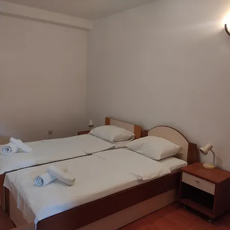 Guest house Retro By The Sea *